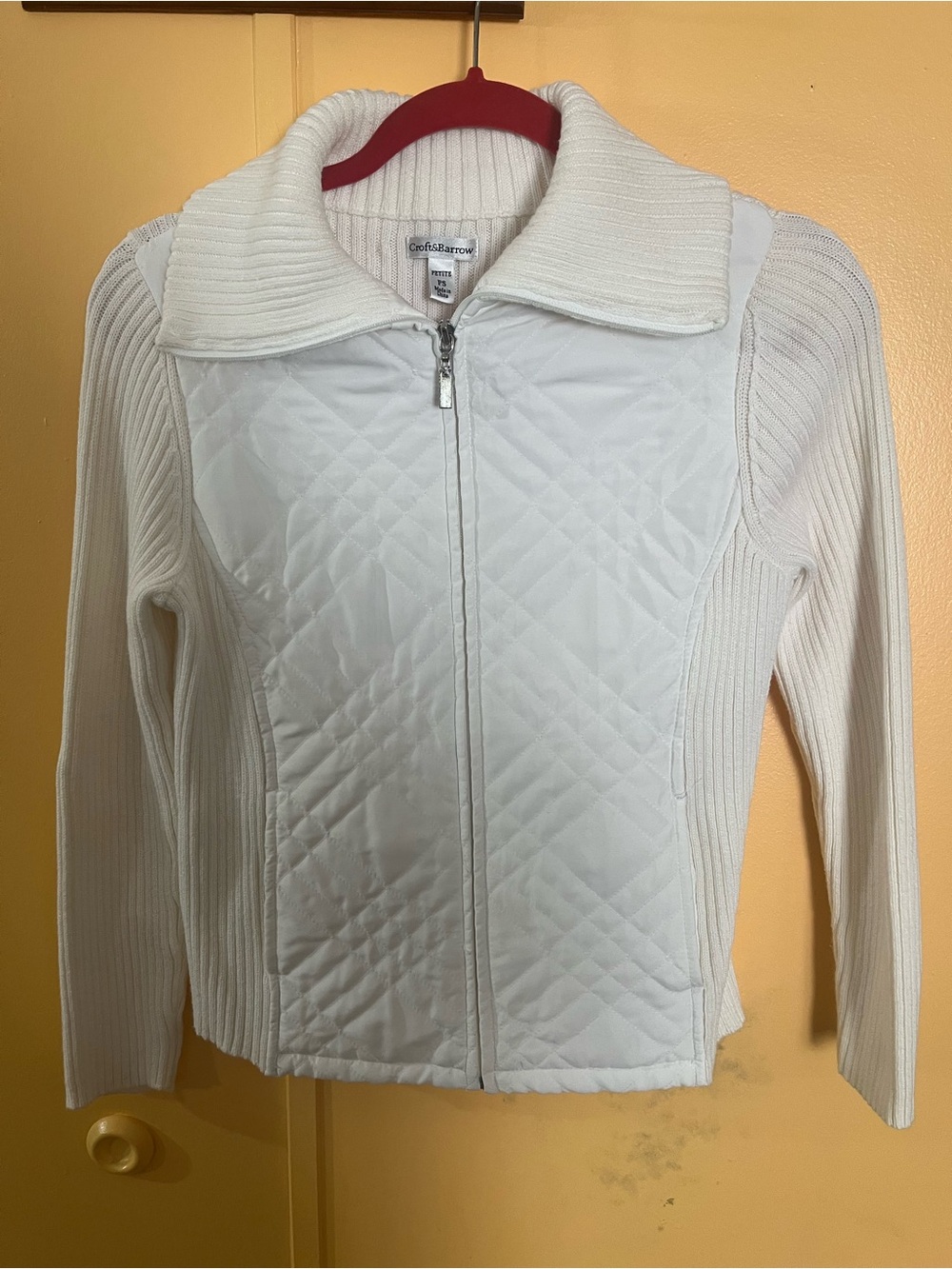 Croft & Barrow White Quilted Front Zip Jacket with Rib Knit Sleeves